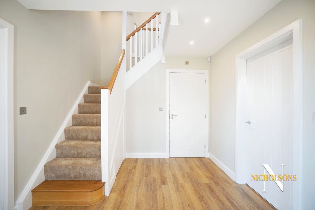 Property photo 2 of 33 2153945