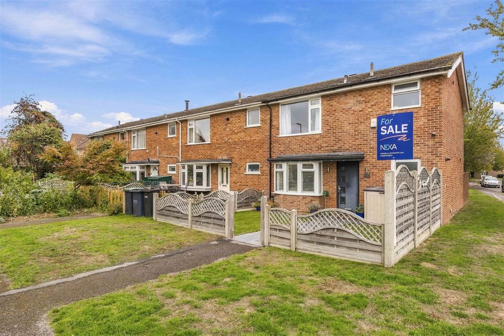 Property photo 1 of 18 Rowan Road, Havant-Small-Porticomarketing-Nexa-32.
