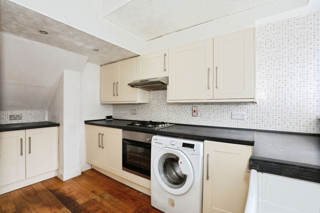 Property photo 3 of 15