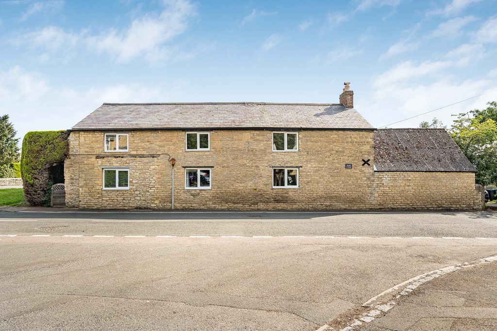 Property photo 1 of 40