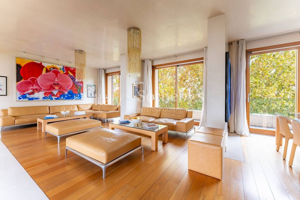 Property photo 2 of 27