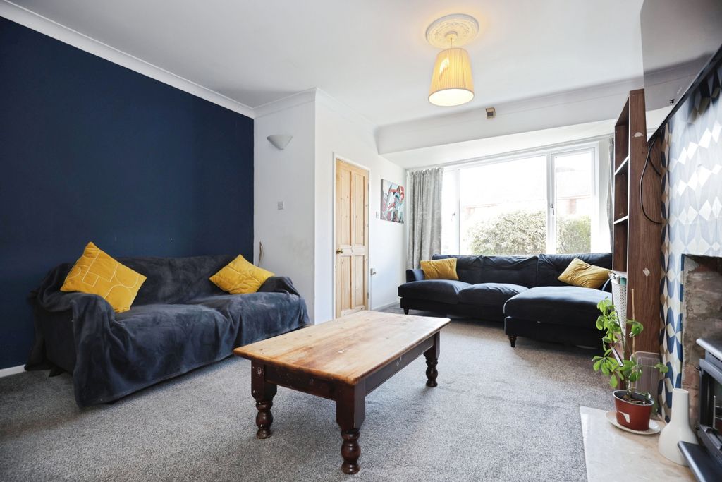 Property photo 3 of 14