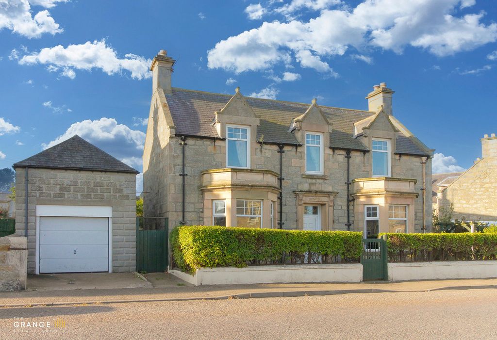 Property photo 2 of 45