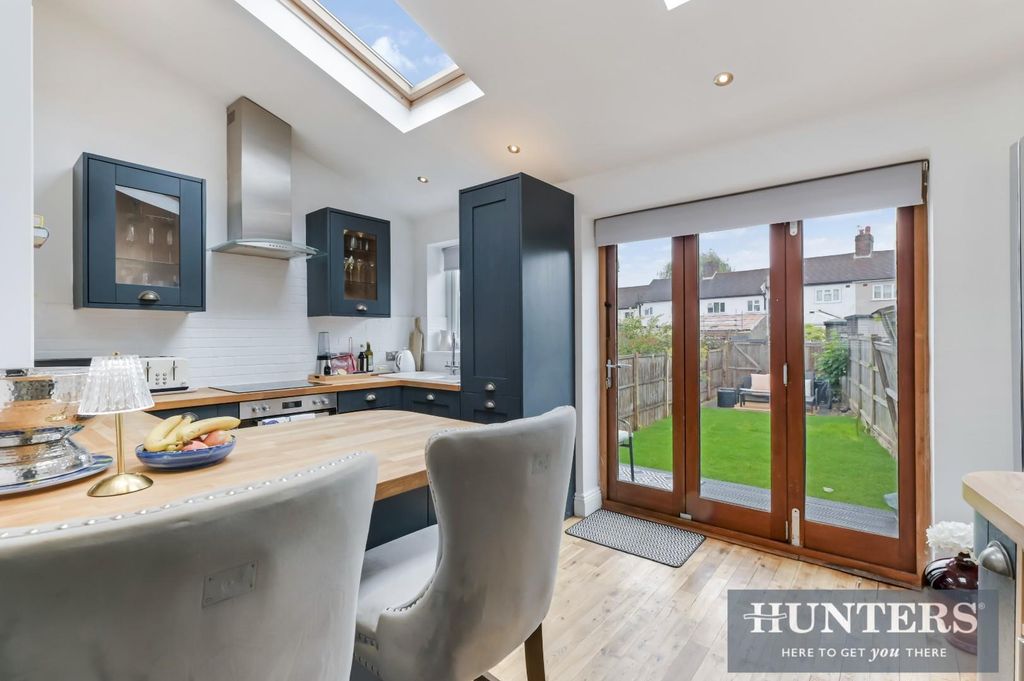 Property photo 3 of 17 Buckland Way 22.Jpg