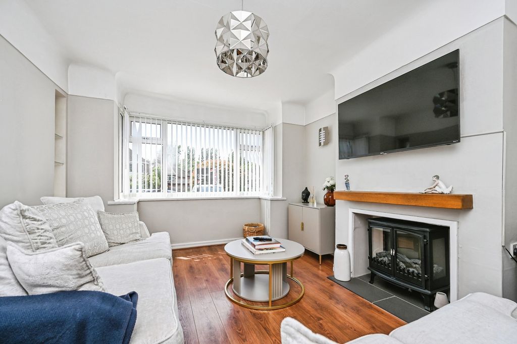 Property photo 3 of 20 Pbox-Img.Jpg