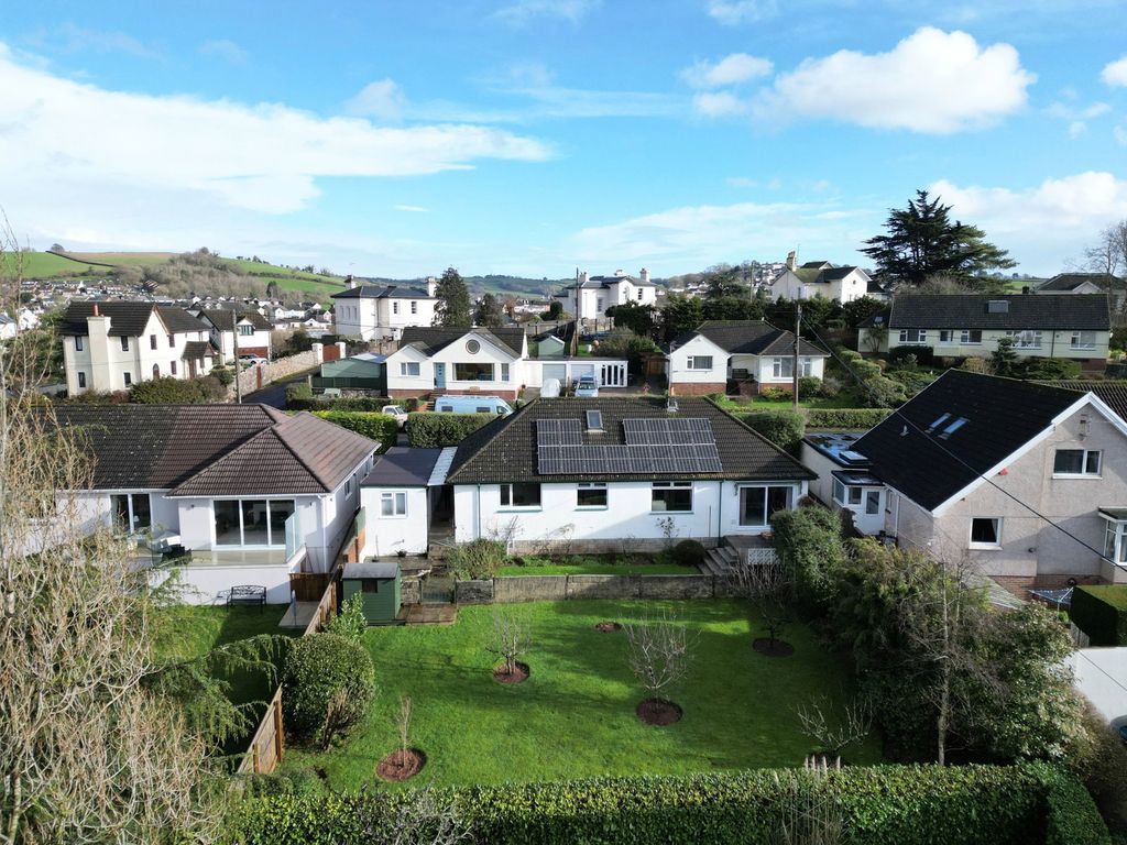 Property photo 1 of 31