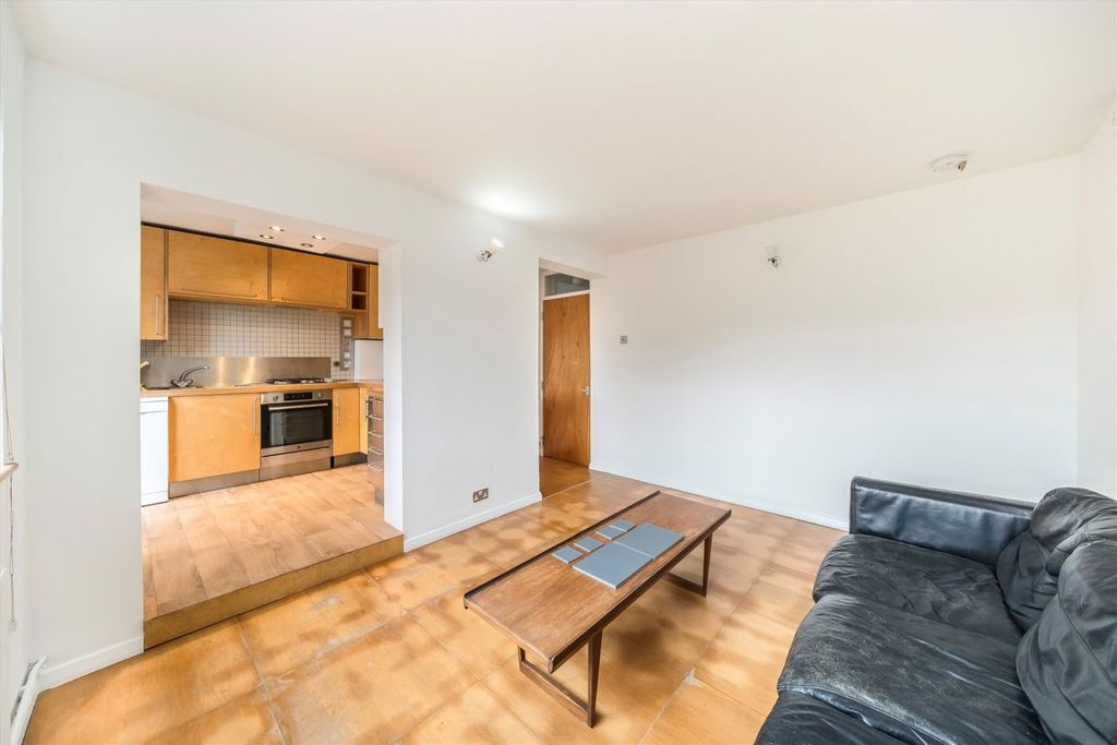 Property photo 3 of 7