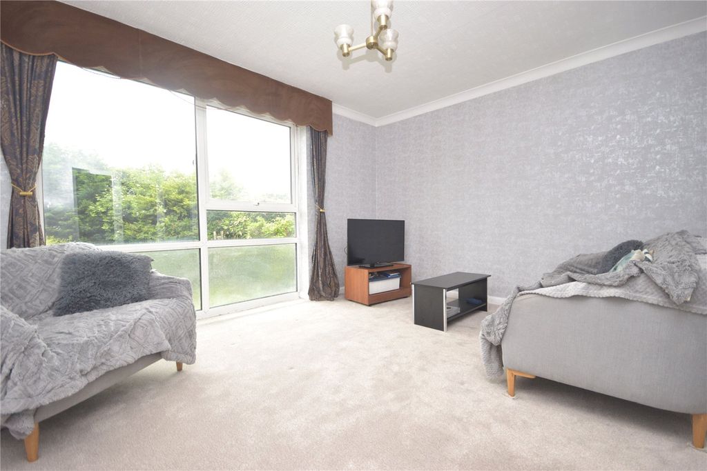 Property photo 2 of 8 Picture No. 05