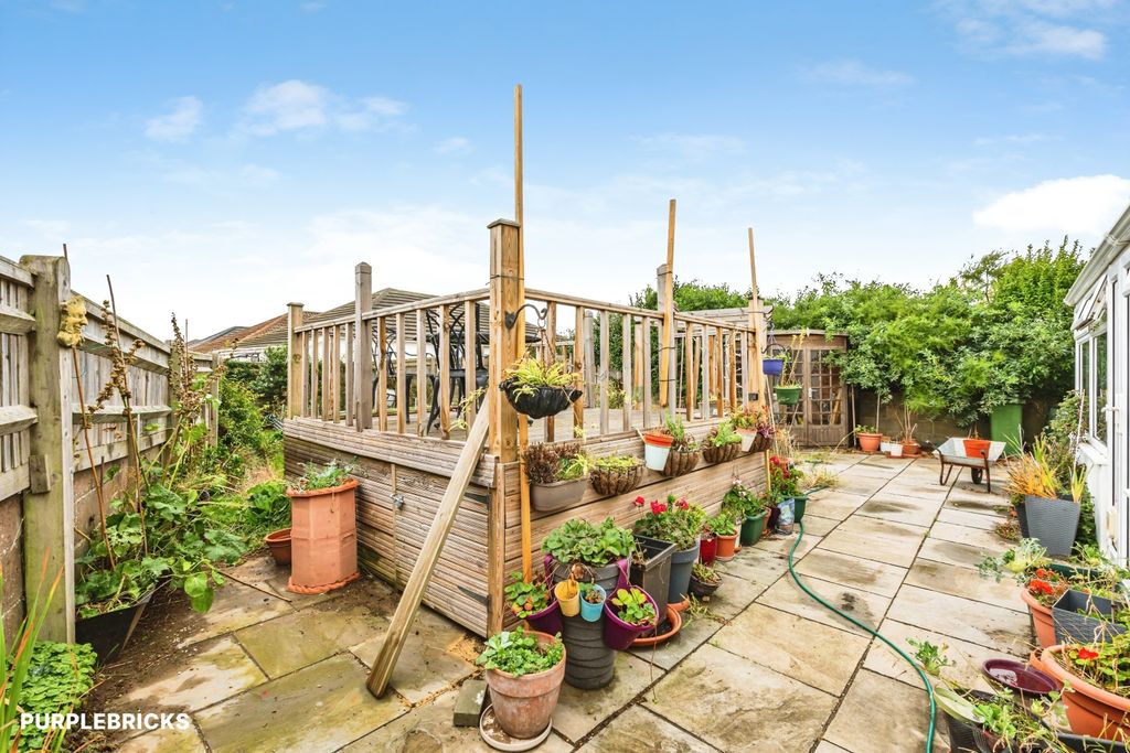 Property photo 1 of 33