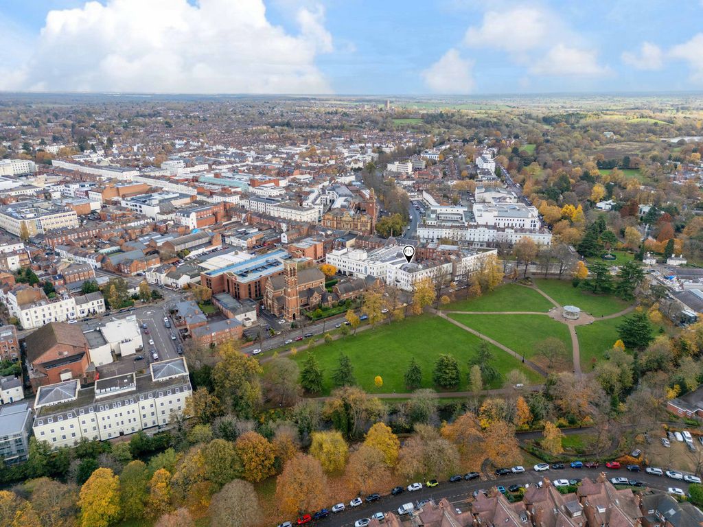 Property photo 2 of 37