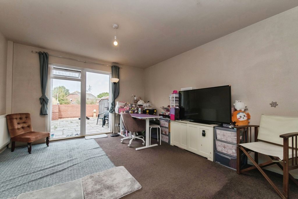 Property photo 3 of 12 Pbox-Img.Jpg