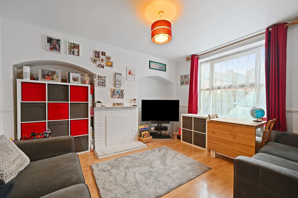 Property photo 2 of 10