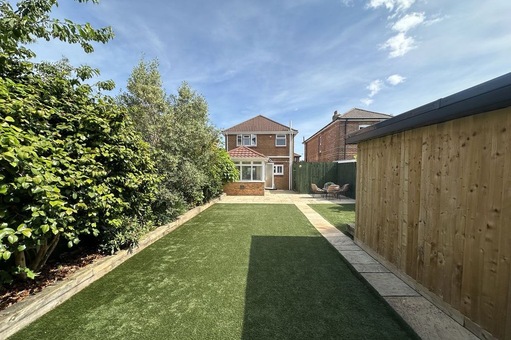 Property photo 3 of 19