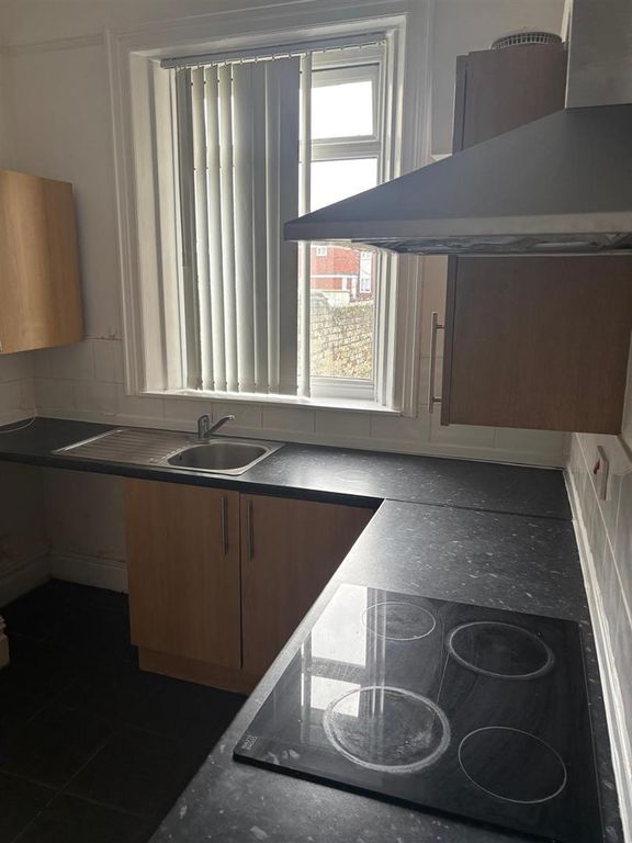 Property photo 3 of 7 3. Kitchen.Jpeg