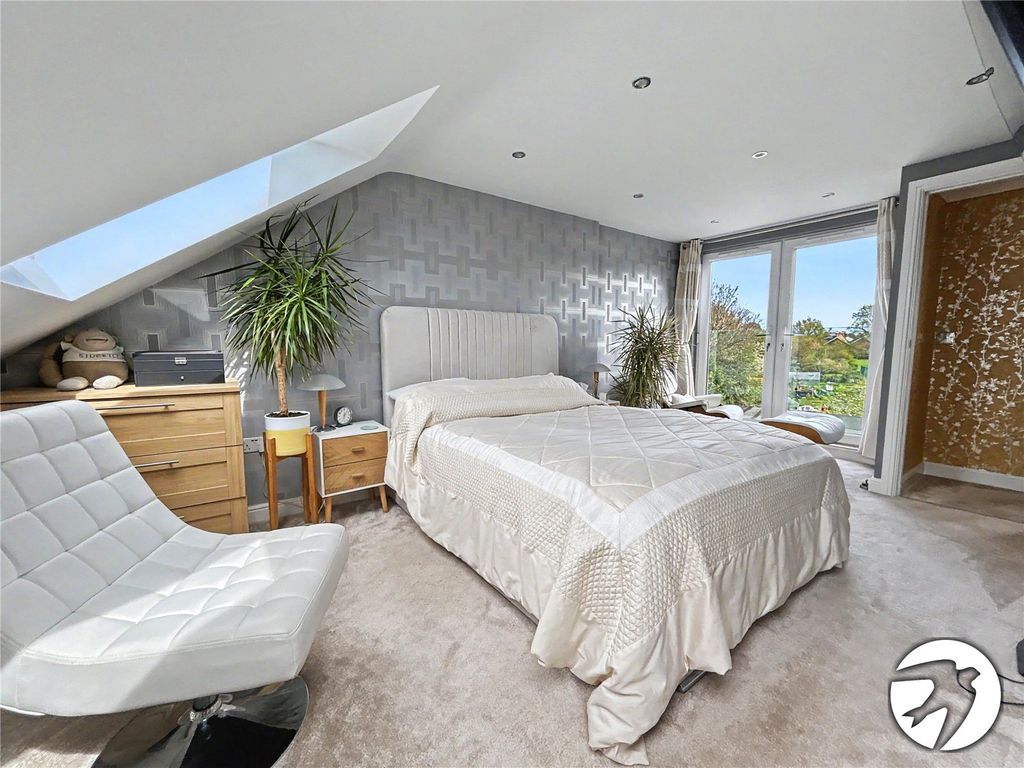 Property photo 1 of 38 Picture No. 04