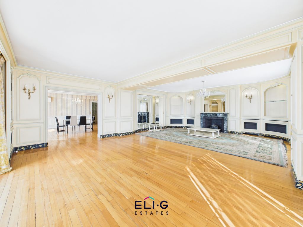 Property photo 1 of 18 Five Bedroom Flat For Sale
