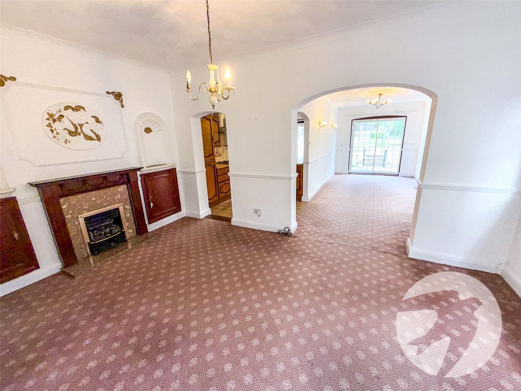 Property photo 2 of 15 Picture No. 12