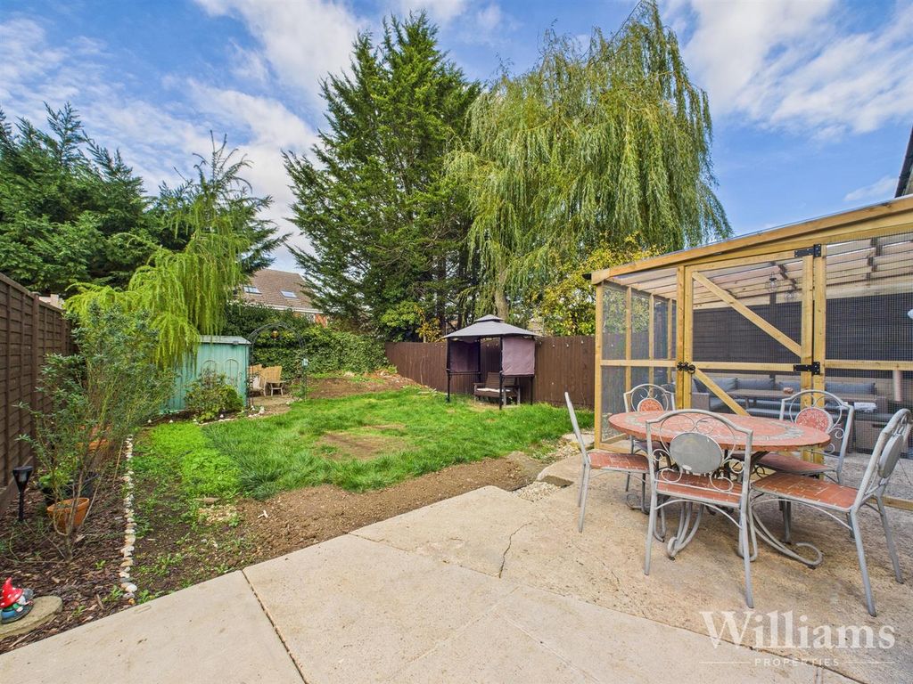 Property photo 3 of 12 Cam02861G0-Pr0513-Still011.Jpg