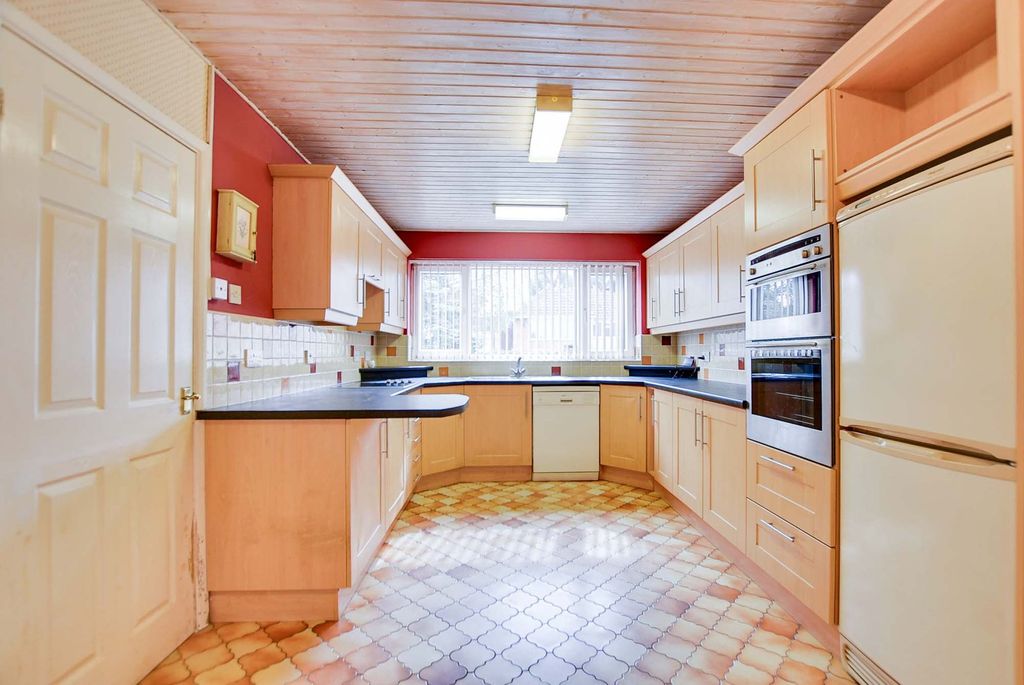 Property photo 3 of 24