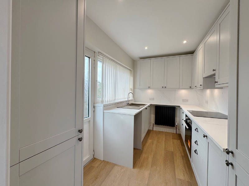 Property photo 2 of 18 Kitchen