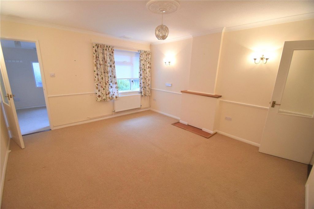 Property photo 2 of 9 Seddons Tiverton