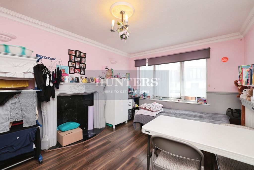 Property photo 3 of 7 Pbox-Img.Jpg