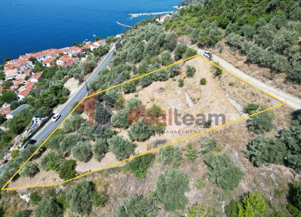 Property photo 2 of 28