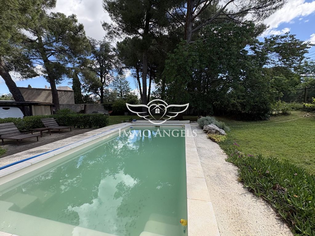 Property photo 1 of 17 Lovely 140m2 House On A 1080m2 Tree-Lined Plot With Pool