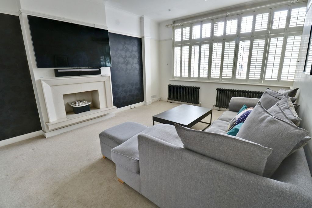 Property photo 1 of 30 4416480