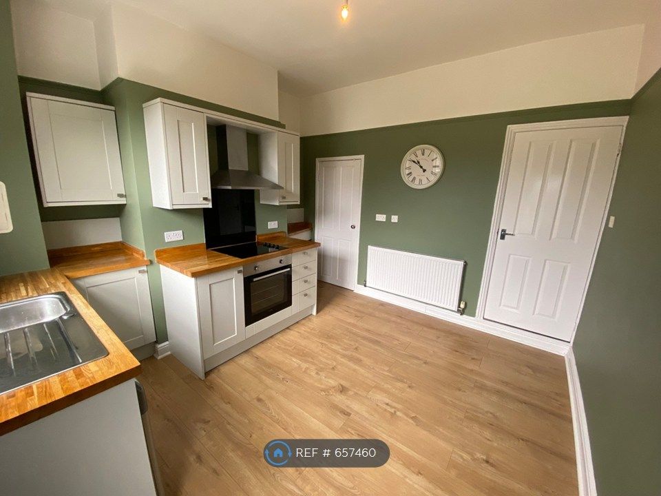 Property photo 2 of 15 Kitchen