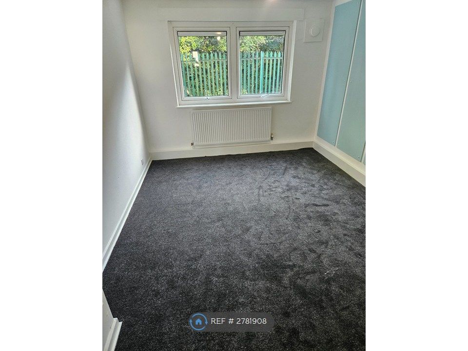 Property photo 2 of 13 Bedroom 1