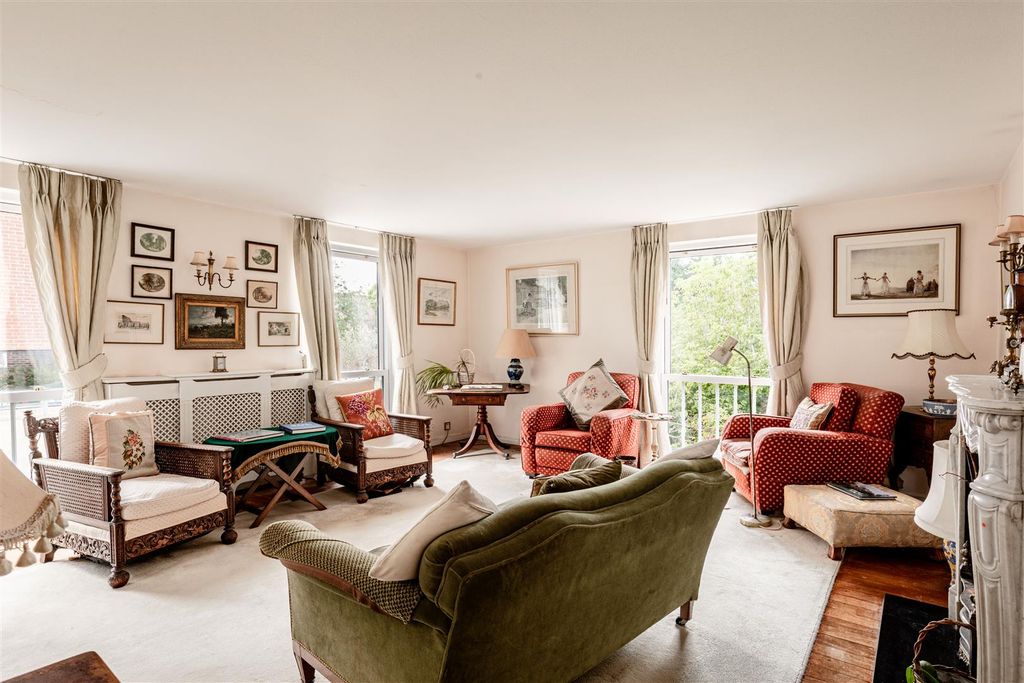 Property photo 2 of 14 Chiswick Staithe-4.Jpg