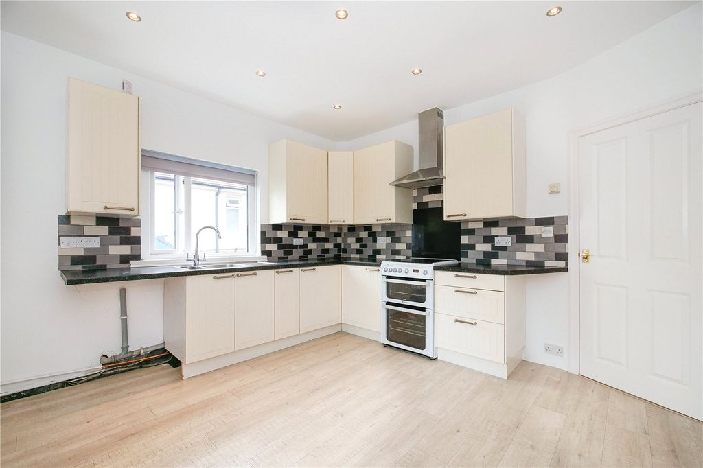 Property photo 3 of 12 Picture No. 09