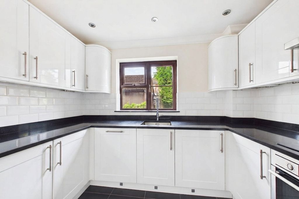 Property photo 2 of 12 Picture No. 08