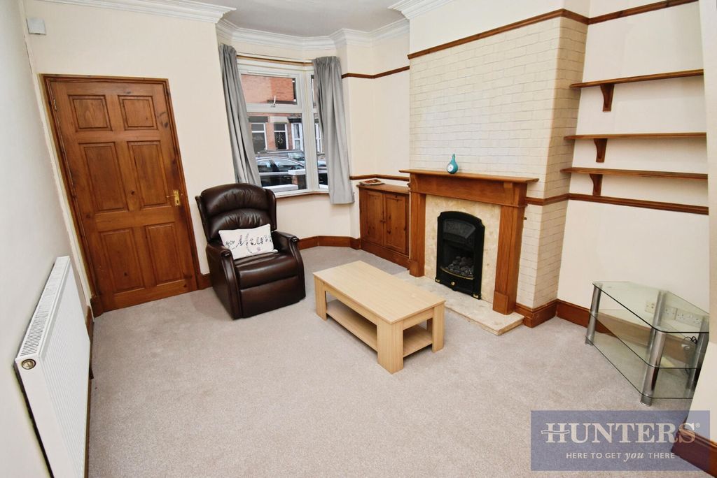 Property photo 2 of 11 Living Room