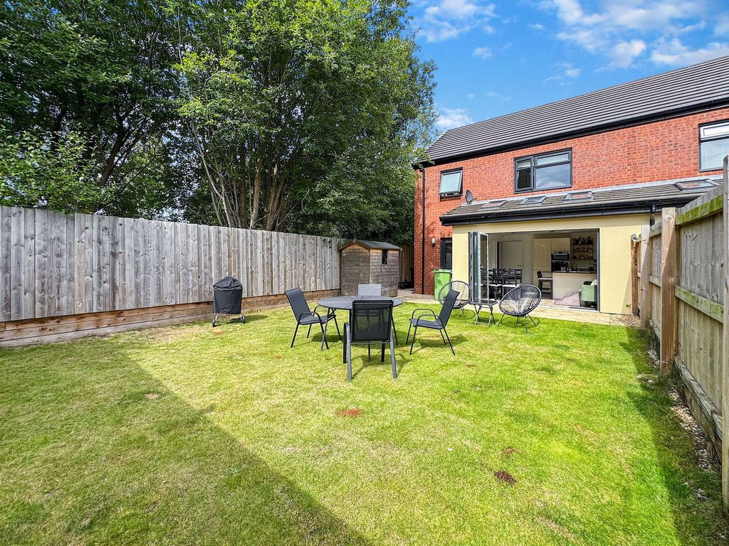 Property photo 2 of 31