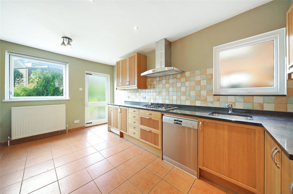 Property photo 2 of 28 Picture No. 07
