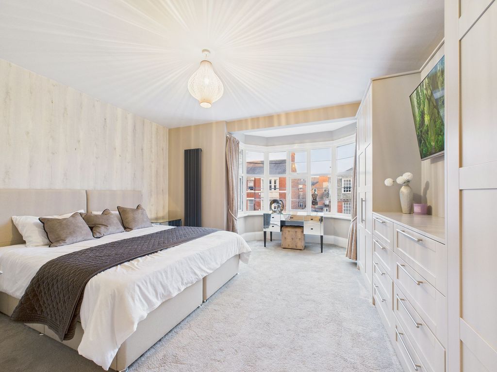 Property photo 3 of 11 Bedroom One