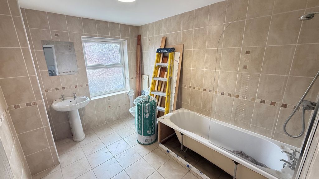 Property photo 2 of 6 Image