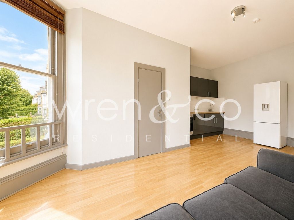 Property photo 3 of 11 Gallery
