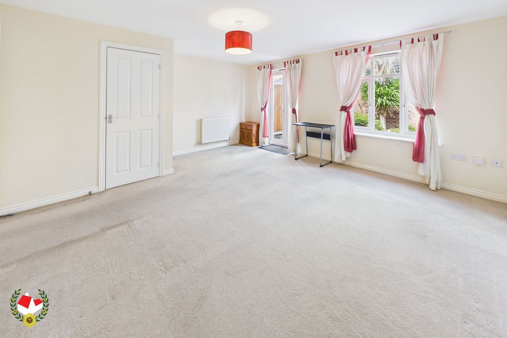 Property photo 2 of 14