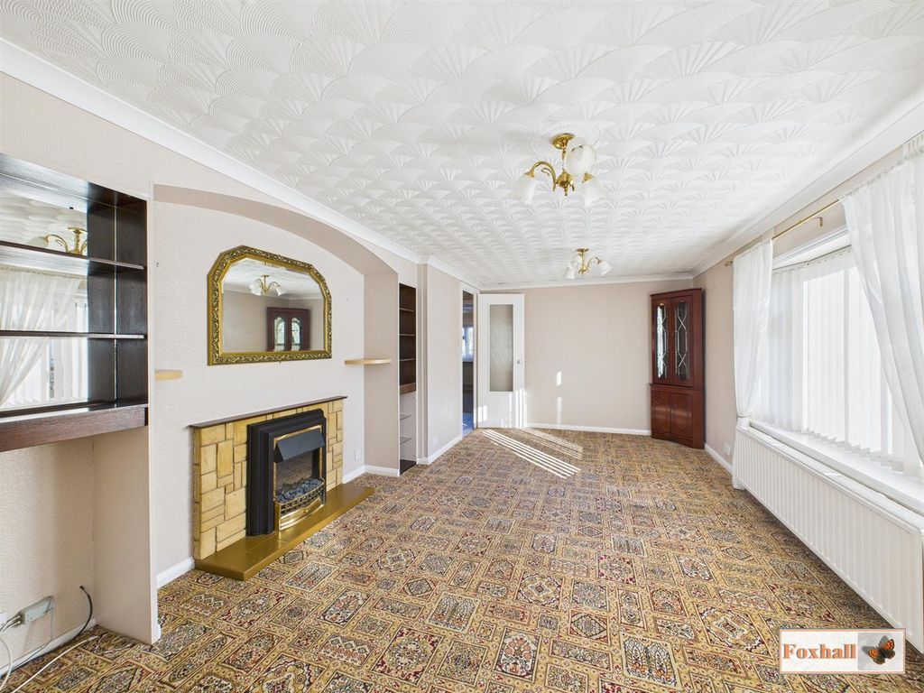 Property photo 3 of 15 Lounge