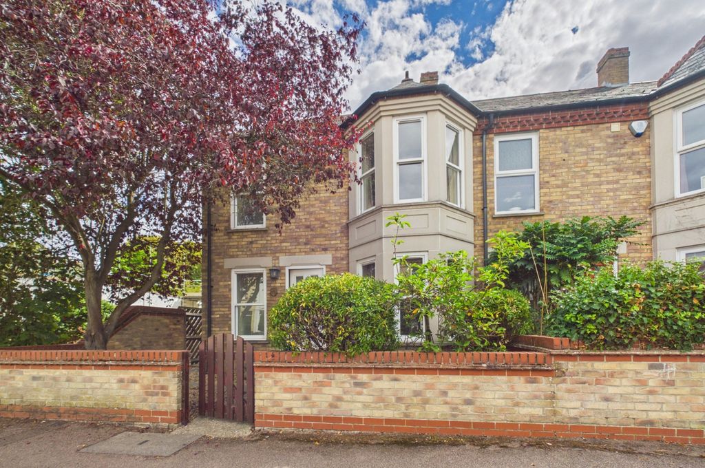 Property photo 1 of 17 Cam03259G0-Pr0329-Still028