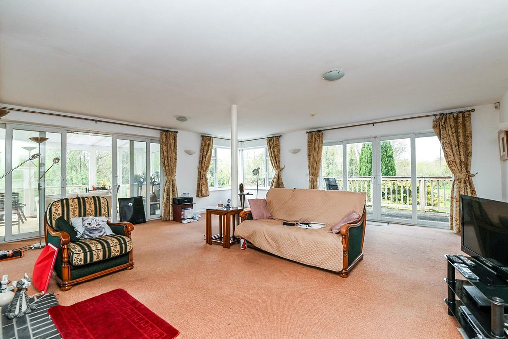 Property photo 3 of 34 3.Jpg