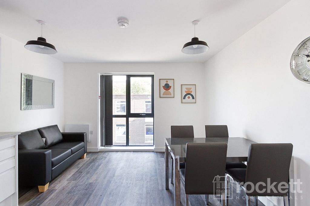 Property photo 3 of 17 Picture No. 32