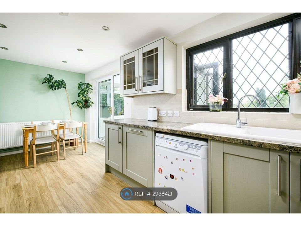 Property photo 3 of 23