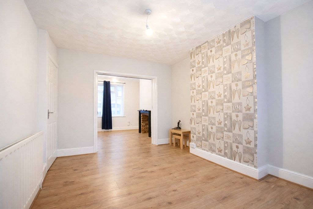 Property photo 2 of 7 Picture No. 03