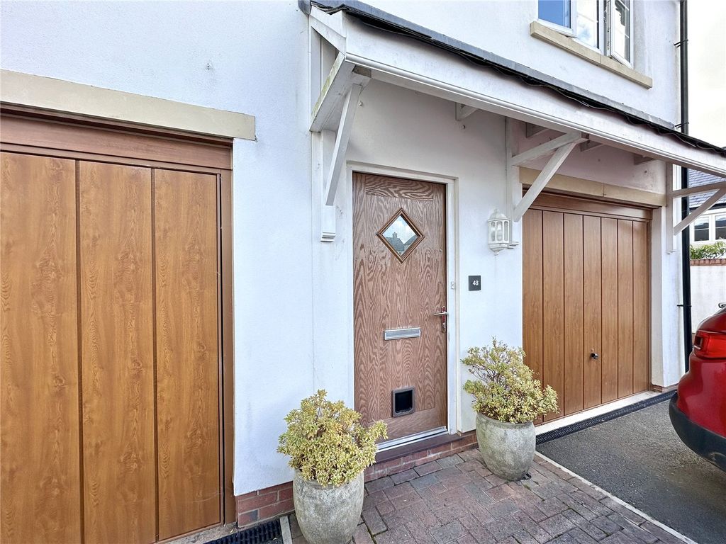 Property photo 3 of 21 Picture No. 01