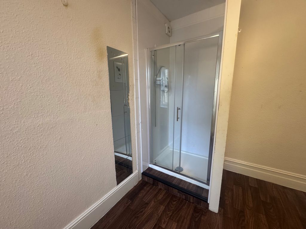 Property photo 2 of 6 1