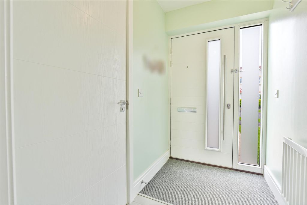 Property photo 3 of 25